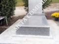 Cadru si monument funerar din granit gri deschis